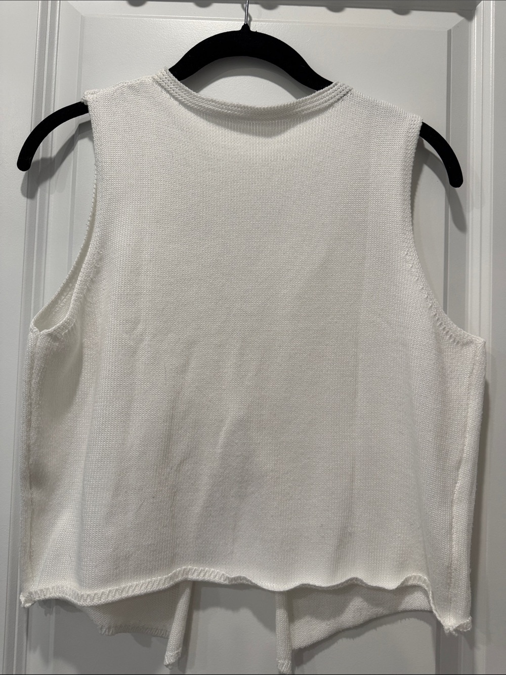 Amazon White Knit Keyhole Button-Front V-Neck Tank - Picture 7 of 8